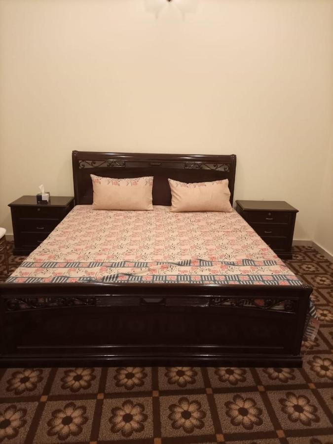 Shahi Palace Hotel Chichawatni Eksteriør billede